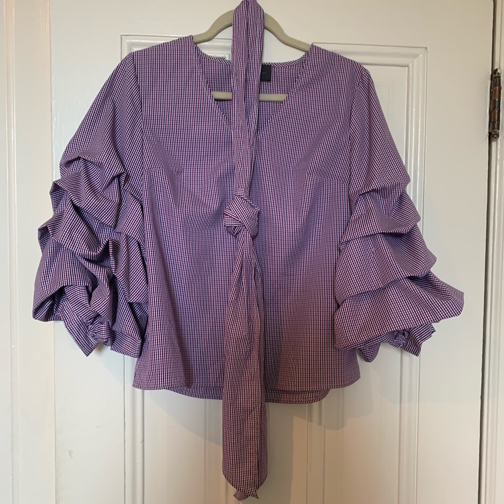 Puffed sleeve blouse